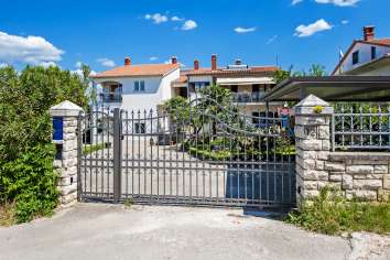 Apartments Sandra - Rovinj, Motovunska 12 1