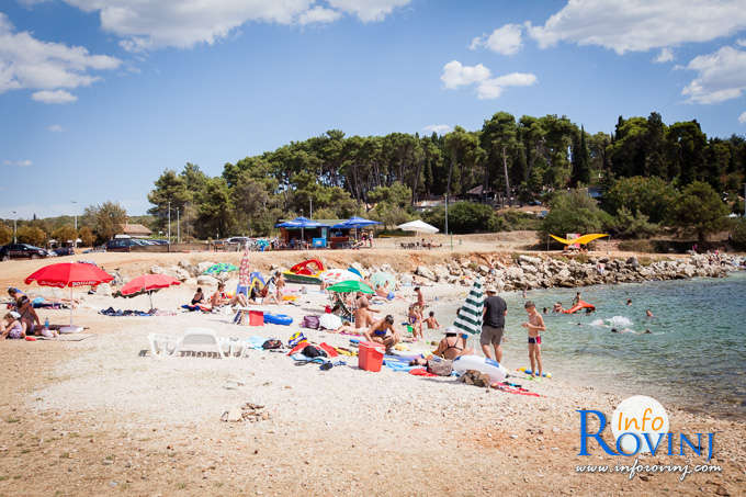 Beaches in Rovinj: Bay  under the hospital 2